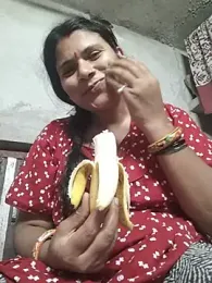 Madhu-71 webcam stripchat model stream image