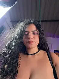 Simone_Miller की स्ट्रीम इमेज