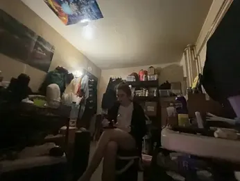 Snowbunnycake_131 की स्ट्रीम इमेज