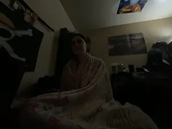 Snowbunnycake_131 की स्ट्रीम इमेज