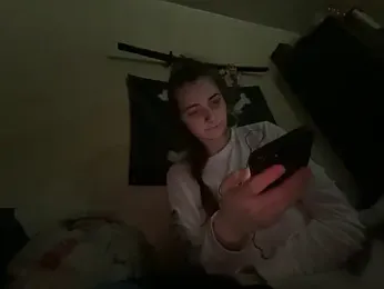 Snowbunnycake_131 की स्ट्रीम इमेज