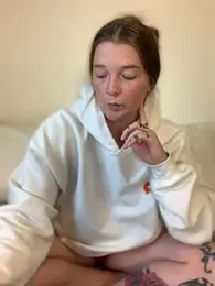 PussiesnCream_ की स्ट्रीम इमेज